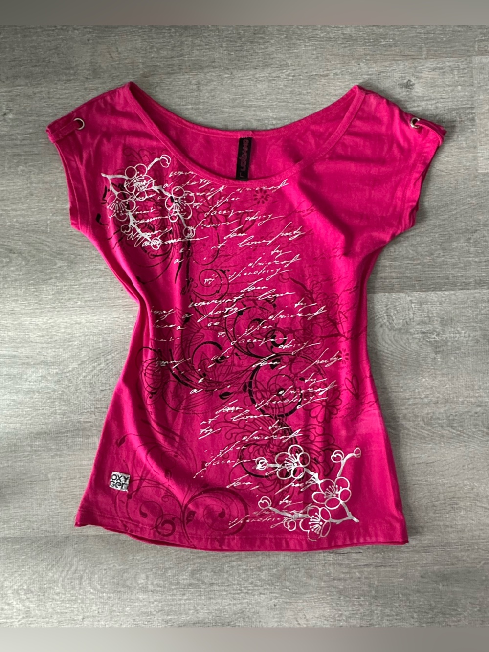 Y2K Oxygen Pink graphic tee with sleeves details size L
